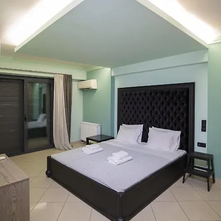 Spacious Modern With Great Rooftop View * Афины