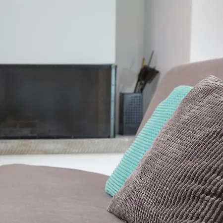 Апартаменты Spacious Modern With Great Rooftop View *