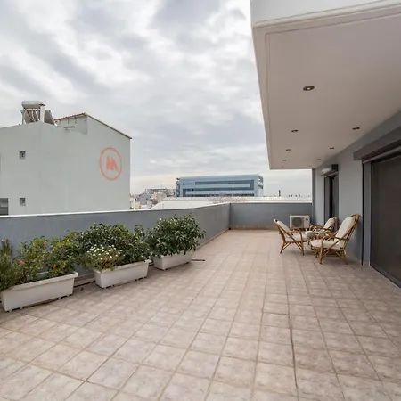 Апартаменты Spacious Modern With Great Rooftop View Афины